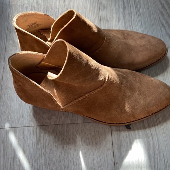 Lucky Boots 8.5 - Picture 3 of 5